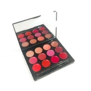 ISH Lip Statement Pallet